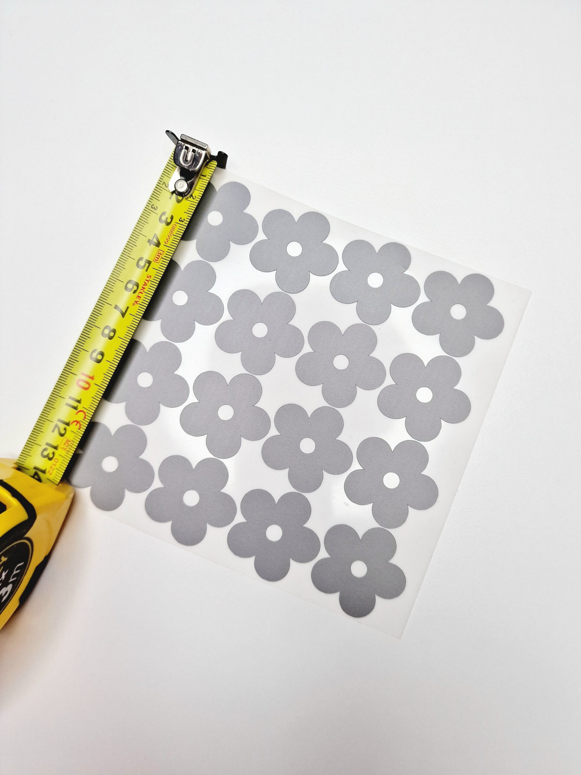 Triigitav helkiv motiiv "Lilled"