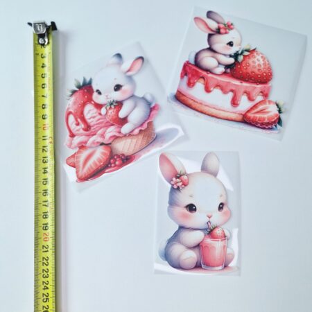 Triigitav kleebis "Maasika jänesed"